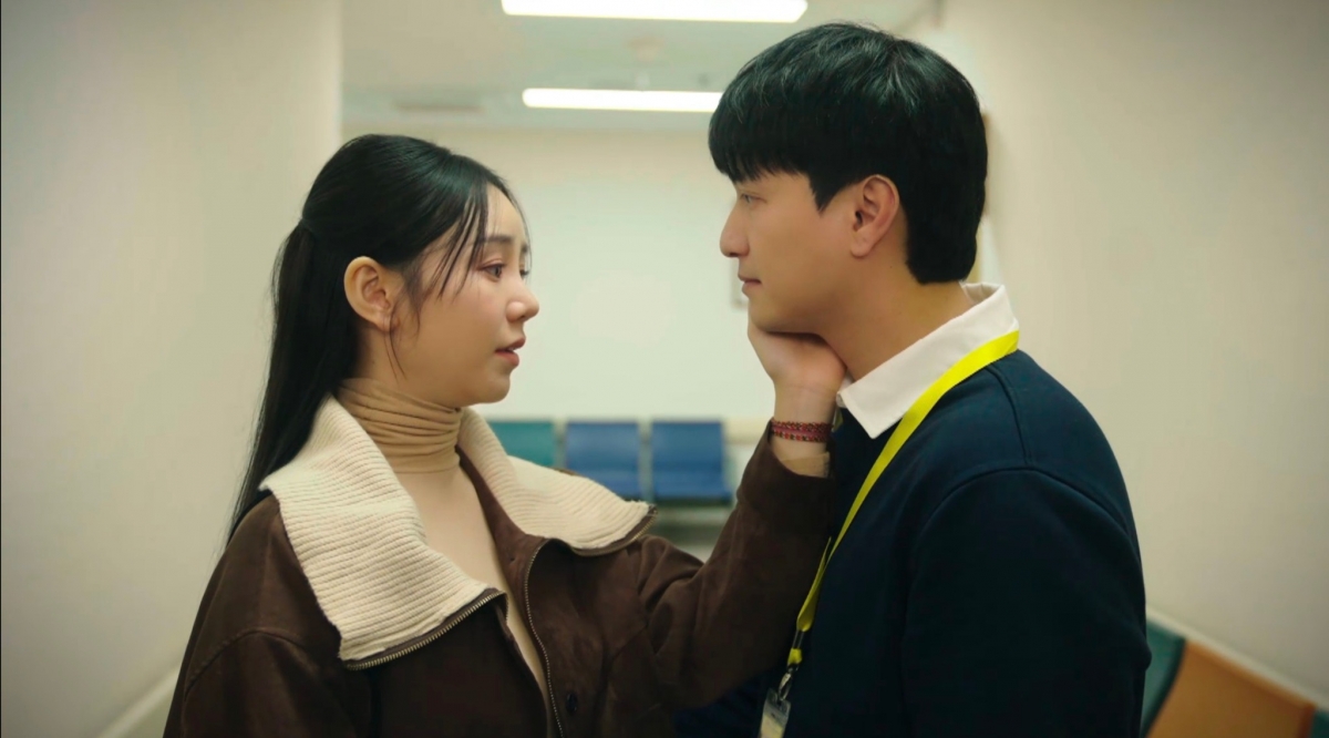 Nhiều khán giả chưa cảm nhận được tình yêu của cặp này sâu sắc đến mức nào mà lại thể hiện kiểu như không thể sống thiếu nhau