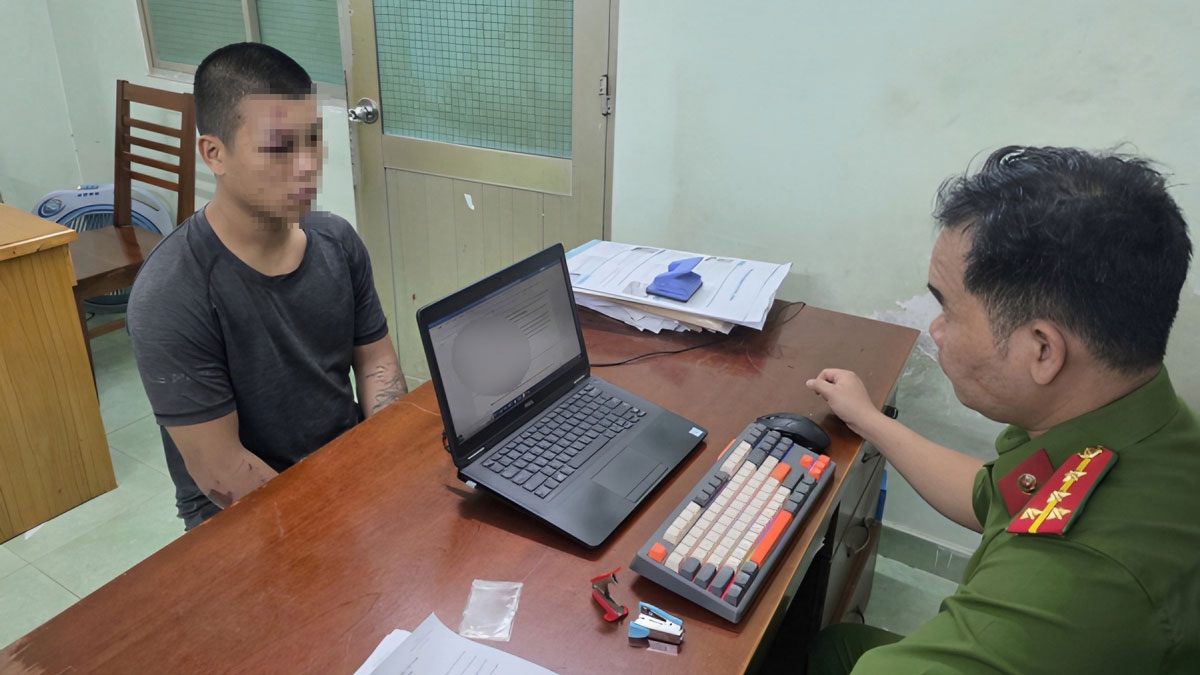 Đối tượng Nguyễn Khắc Phi tại cơ quan công an