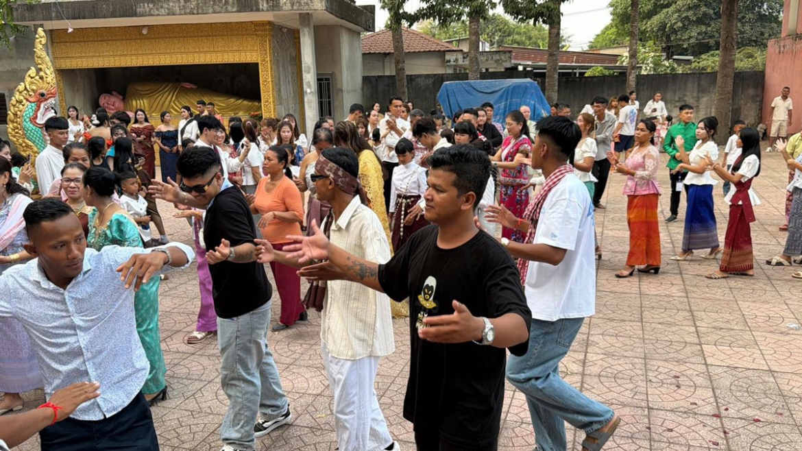 Phần hội sôi động tại chùa