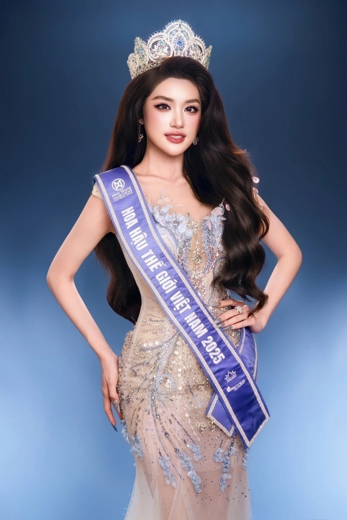 Trưa 21/4 tổ chức Miss World - Hoa hậu Thế giới xác nhận Tanzania là quốc gia đăng cai mùa giải lần thứ 74, dự kiến diễn ra vào tháng 5/2027. Người đẹp Việt Nam tham dự cuộc thi là hoa hậu Phan Phương Oanh.