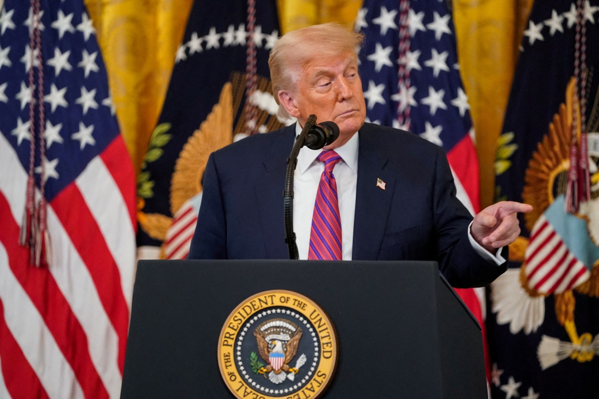 Ông Trump cảnh báo Trung Quốc về khả năng cung cấp vũ khí cho Iran. (Ảnh: Reuters)