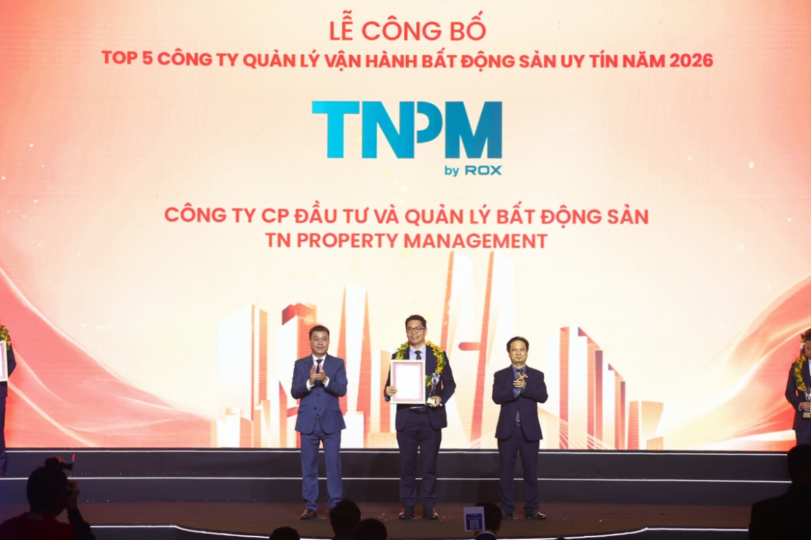 Đại diện TNPM nhận vinh danh tại chương trình