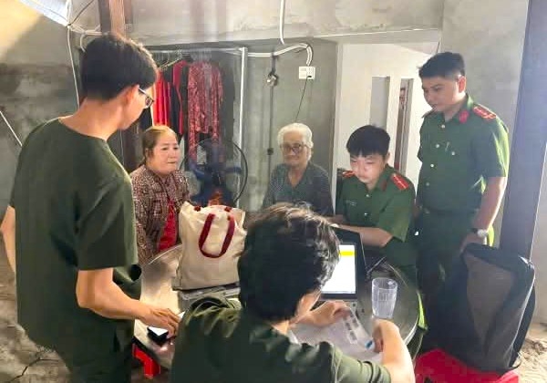 Công tác thu thập mẫu ADN được thực hiện tại nhà thân nhân, nhằm đẩy nhanh tiến độ