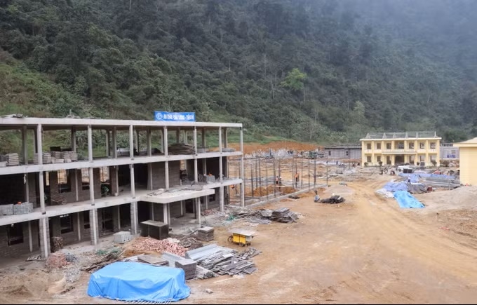 Thi công công trình trường Phổ thông Nội trú Liên cấp Minh Tân (Tuyên Quang)