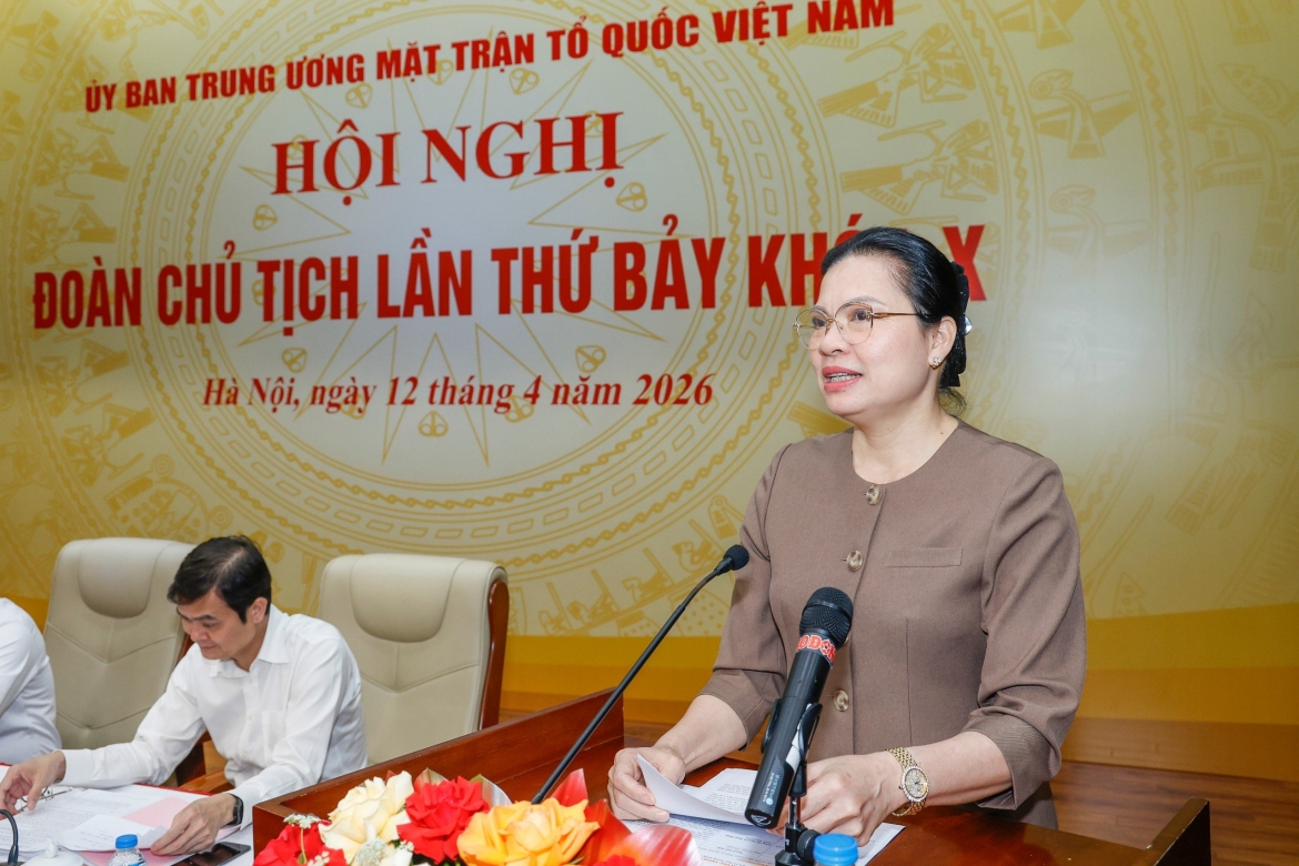 Bà Hà Thị Nga phát biểu.