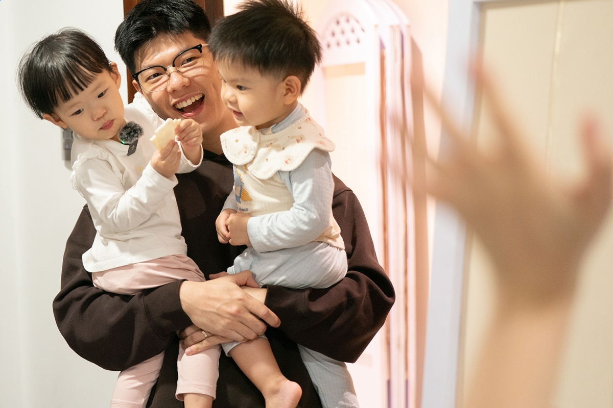 BTV Mạnh Cường và cặp song sinh