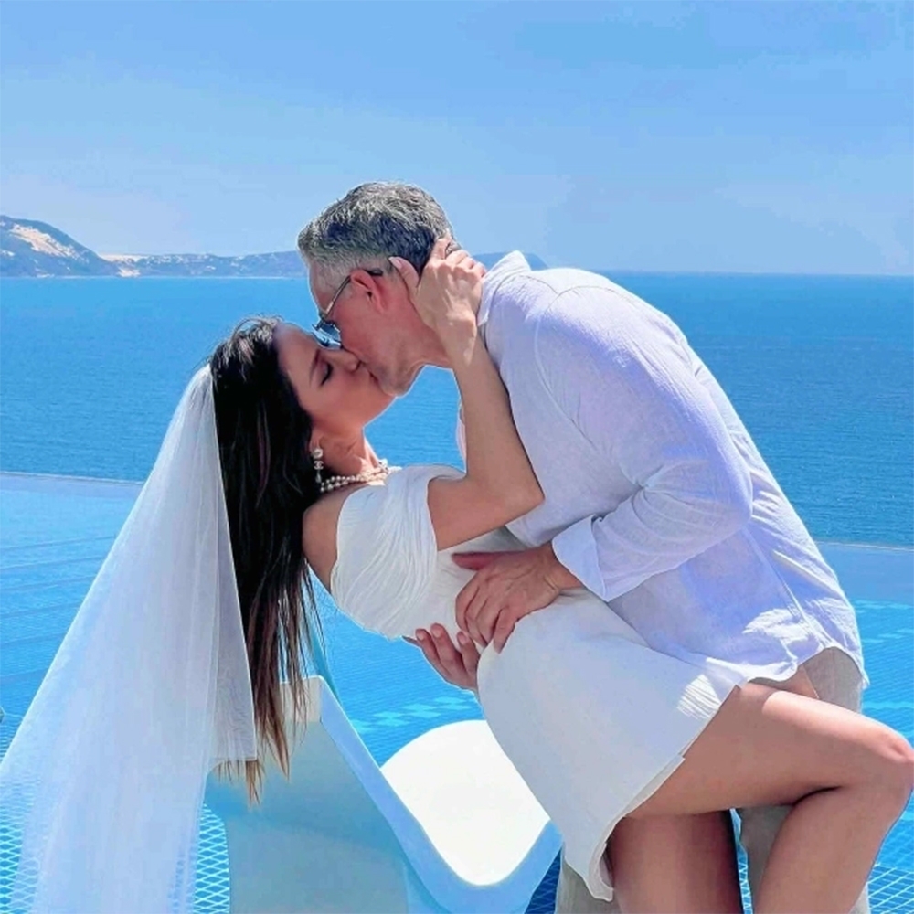 Diễn viên Bảo Trúc về nước chuẩn bị đám cưới lần ba cùng bạn trai tây U60.