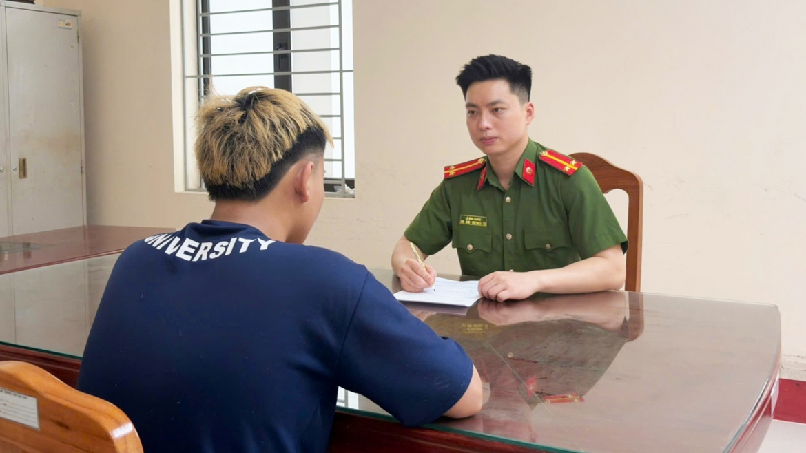 Công an xã Kha Sơn làm việc với đối tượng Nguyễn Ngọc Thiên