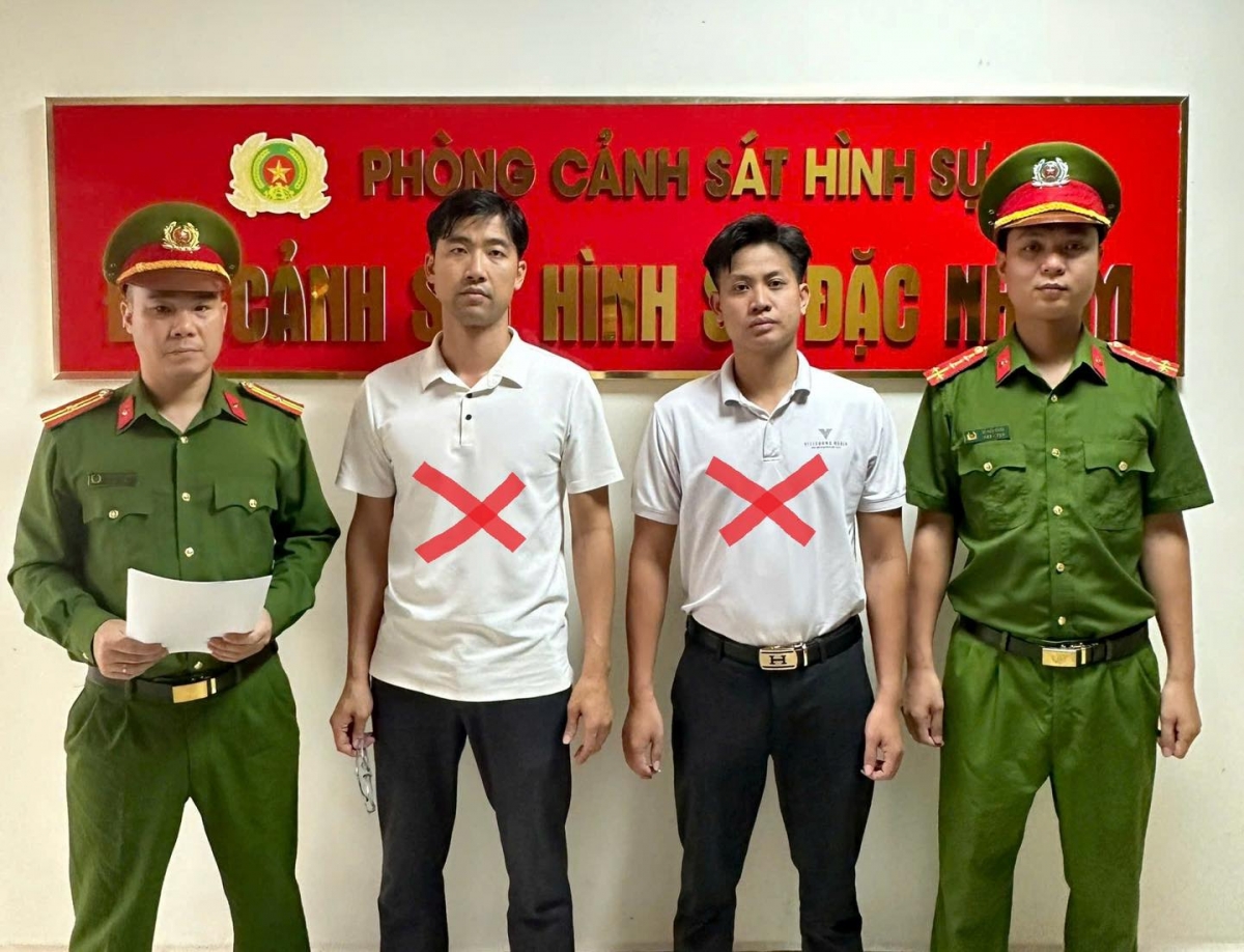 Vũ Tùng Lâm và Nguyễn Văn Tài sau khi bị bắt.