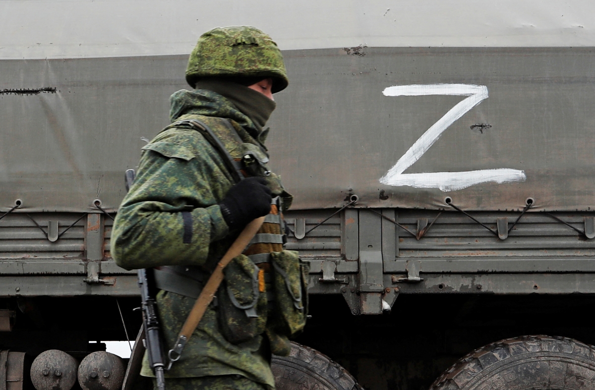Binh sĩ Nga ở Lugansk. Ảnh: Reuters.