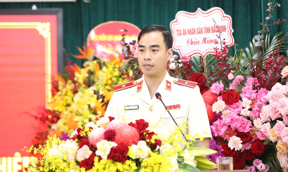 Tân Viện trưởng Viện Kiểm sát nhân dân tỉnh Bắc Ninh Phạm Hải Anh phát biểu nhận nhiệm vụ