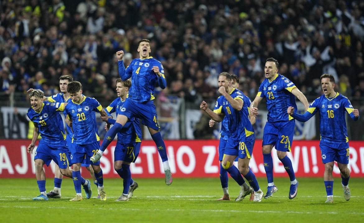 Bosnia &amp; Herzegovina sẽ được dự VCK World Cup 2026. (Ảnh: Reuters). 