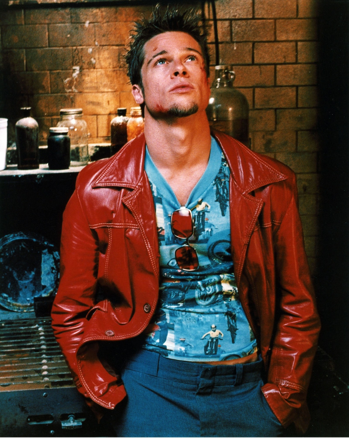 Hình ảnh Tyler Durden vừa lãng tử, vừa nguy hiểm và đầy cuốn hút.