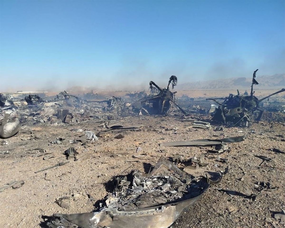 Xác máy bay C-130J Hercules tại Iran. Ảnh: Tasnim