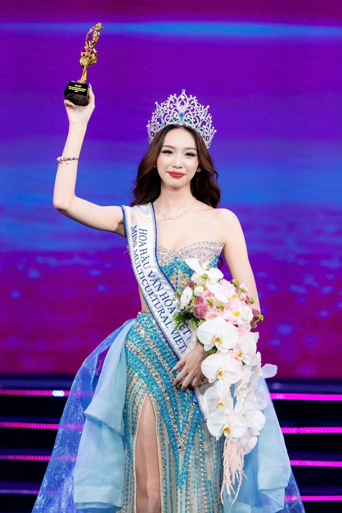 Nguyễn Trần Hà Linh đăng quang Hoa hậu Văn hoá Việt Nam 2026
