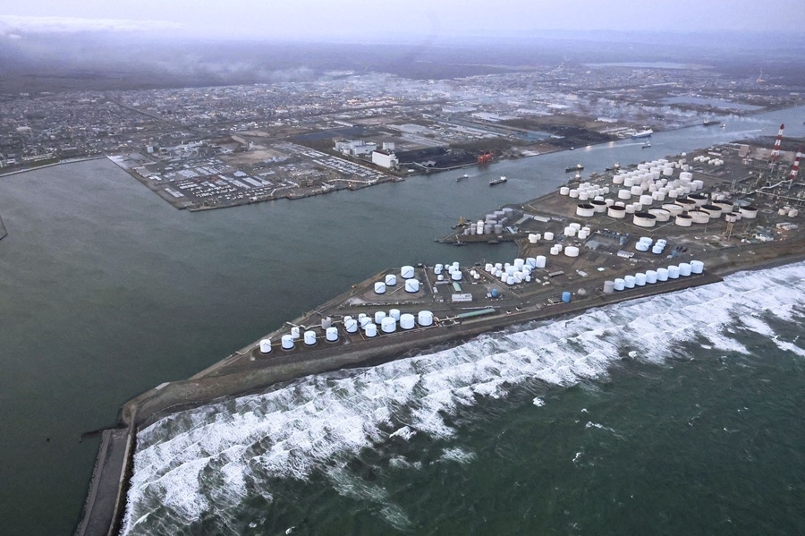 Cảnh báo sóng thần do động đất gây ra tại bờ biển Tomakomai, tỉnh Hokkaido. Ảnh: Reuters