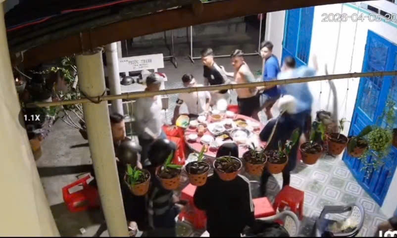 Cảnh náo loạn tại tiệc nhậu có xô xát, đánh nhau gây thương tích cho 02 người