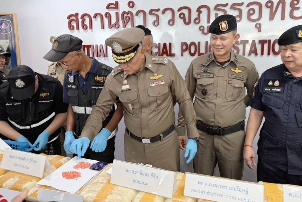 Cảnh sát Thái Lan kiểm tra tang vật vụ án. Nguồn: Cảnh sát Vùng 1 Thái Lan