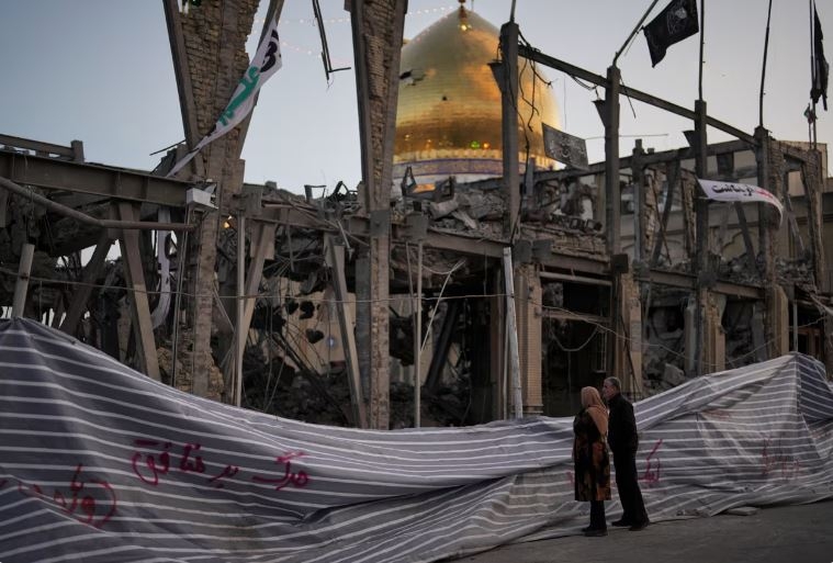 Một tòa nhà ở khu vực Zanjan của Iran bị phá hủy sau các cuộc không kích. Ảnh: AP