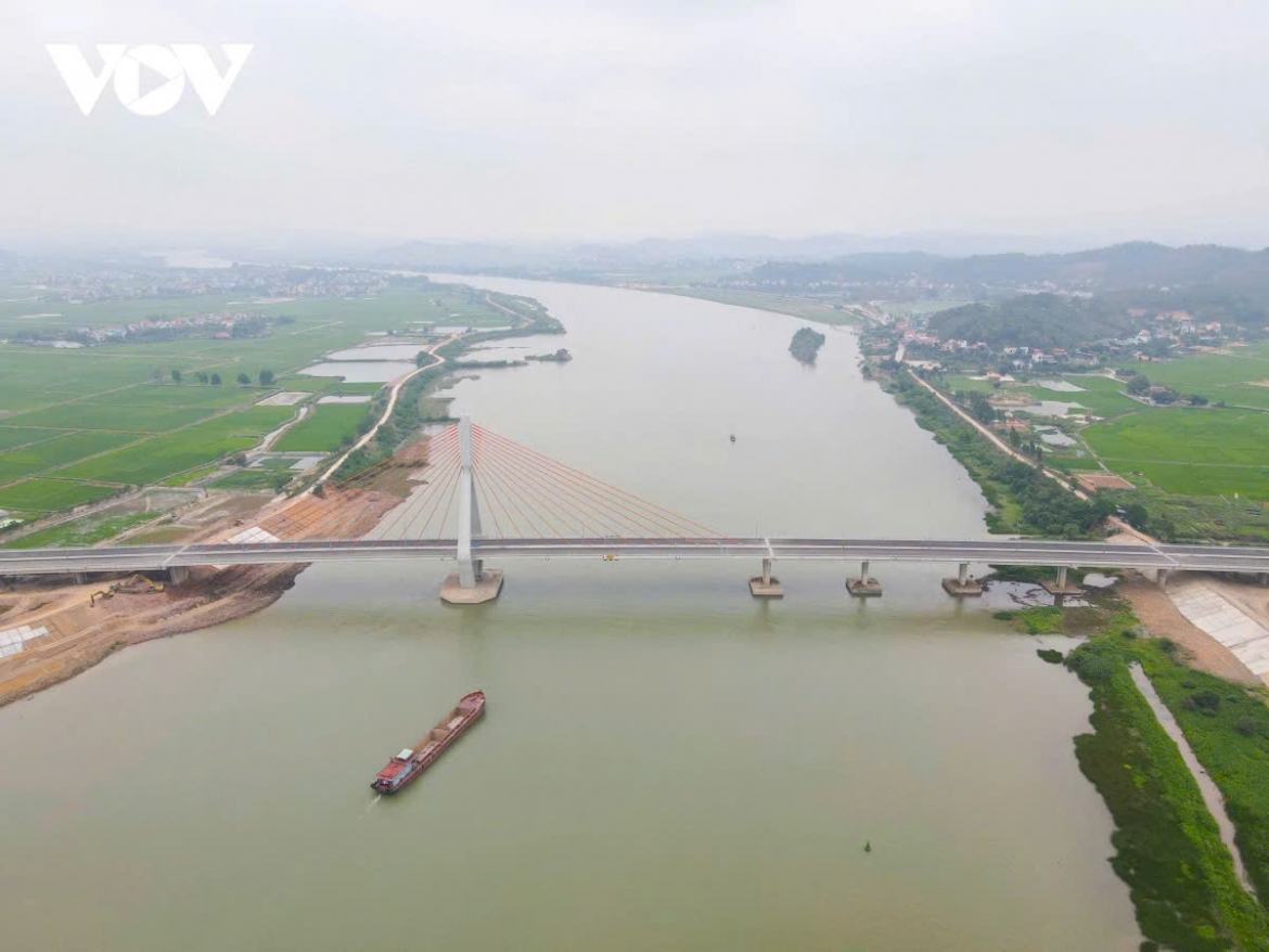 Toàn cảnh cầu Đồng Việt