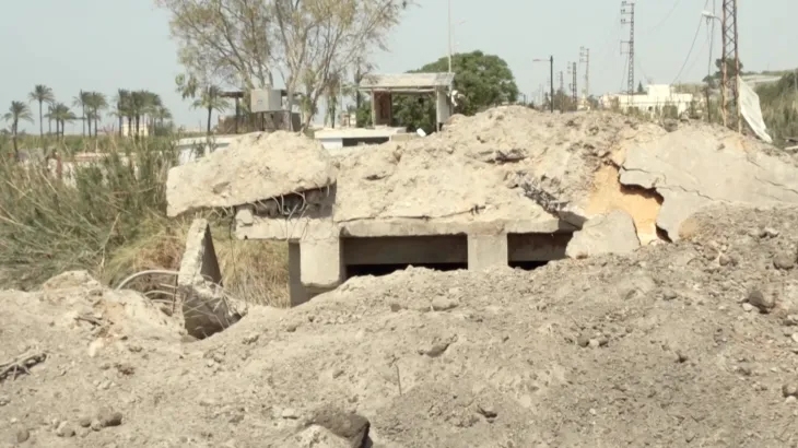 Israel phá hủy cây cầu huyết mạch, cô lập miền Nam Lebanon. Ảnh: AJ