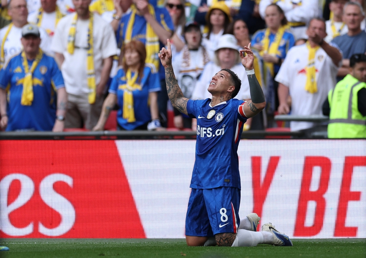 Enzo Fernandez mang về chiến thắng 1-0 cho Chelsea ở bán kết FA Cup. (Ảnh: Reuters)