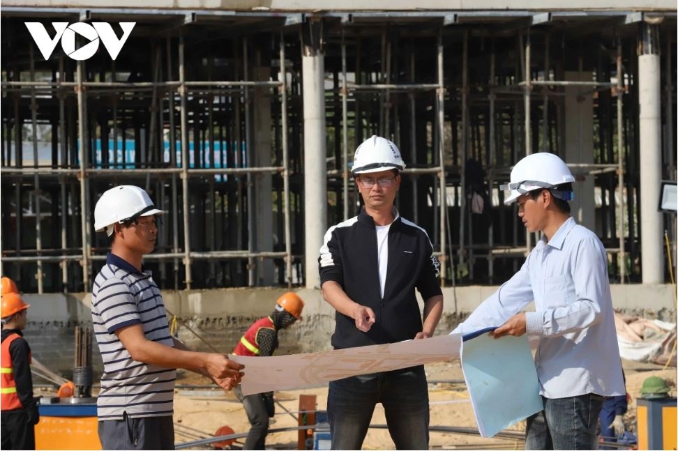 Các đơn vị thi công nỗ lực chạy đua với thời gian để công trình về đích đúng hạn