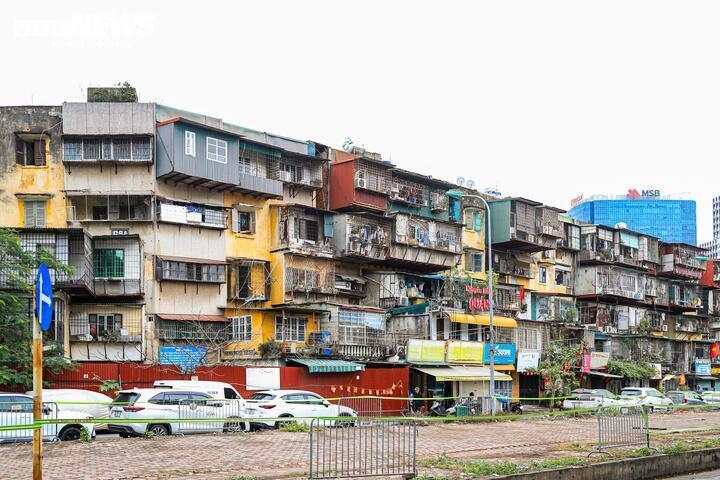 Cần nhiều biện pháp để gỡ nút thắt cho việc cải tạo nhà tập thể, chung cư cũ. (Ảnh: Minh Đức)