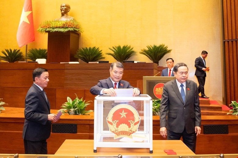 Quốc hội khóa XVI kiện toàn bộ máy lãnh đạo, tạo xung lực phát triển mới.
