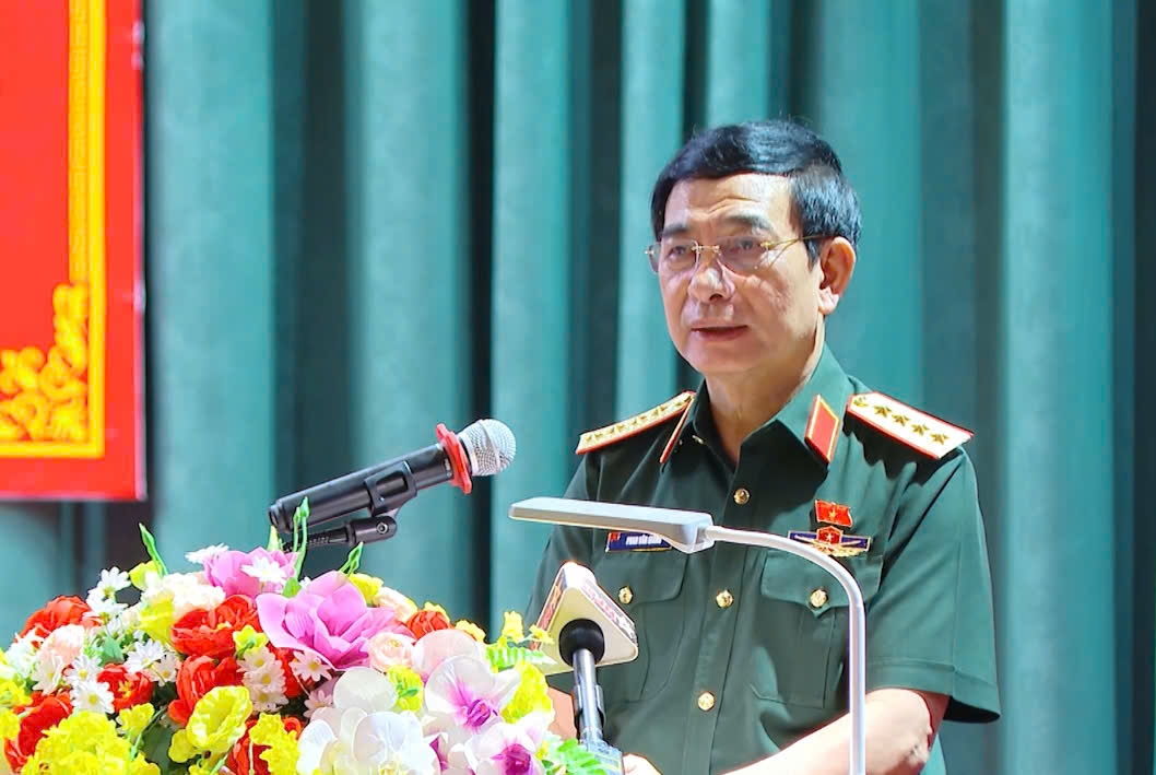 Đại tướng Phan Văn Giang thông tin về tình hình đất nước đến cử tri Thái Nguyên