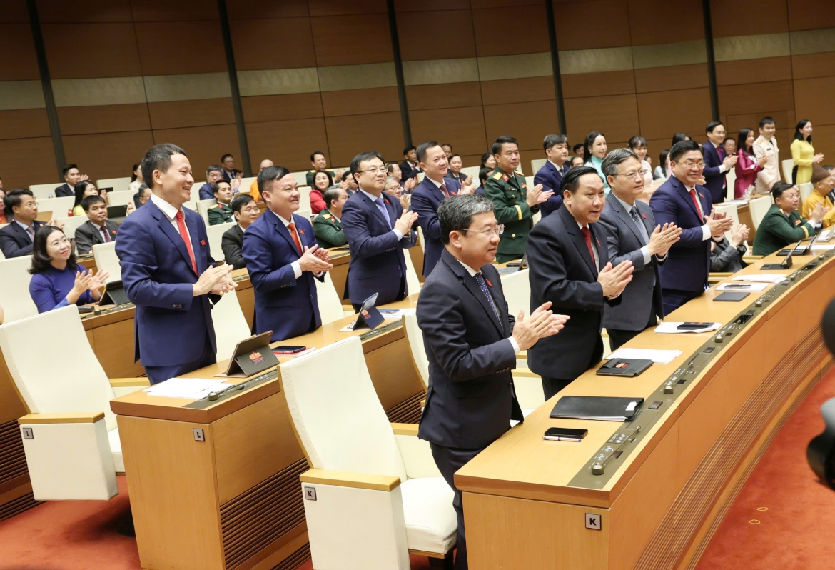 478/487 đại biểu tham gia biểu quyết tán thành (chiếm 95,6% tổng số đại biểu Quốc hội) thông qua dự thảo nghị quyết về việc thành lập thành phố Đồng Nai.