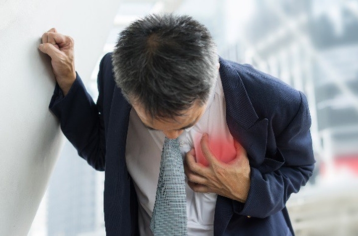 Những người có nguy cơ cao như người trên 65 tuổi. (Ảnh minh họa)