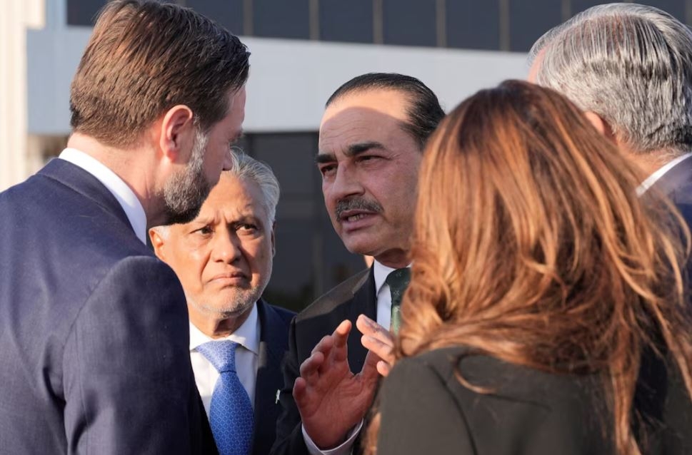 Các nhà đàm phán tại Mỹ và Iran tại Islamabad. Nguồn: AP