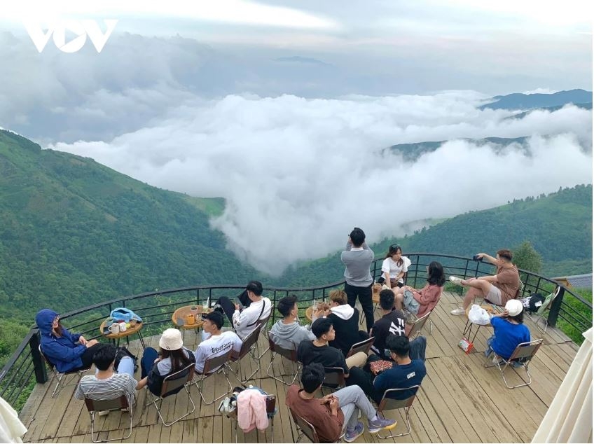 Thời gian tới, Sơn La xác định đẩy nhanh tiến độ các dự án lớn và đẩy mạnh phát triển các dịch vụ, nhất là du lịch để thúc đẩy tăng trưởng kinh tế trên địa bàn.