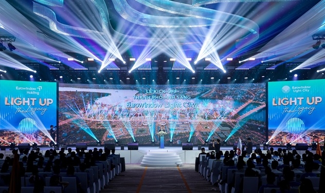 Toàn cảnh không khí sự kiện kick-off