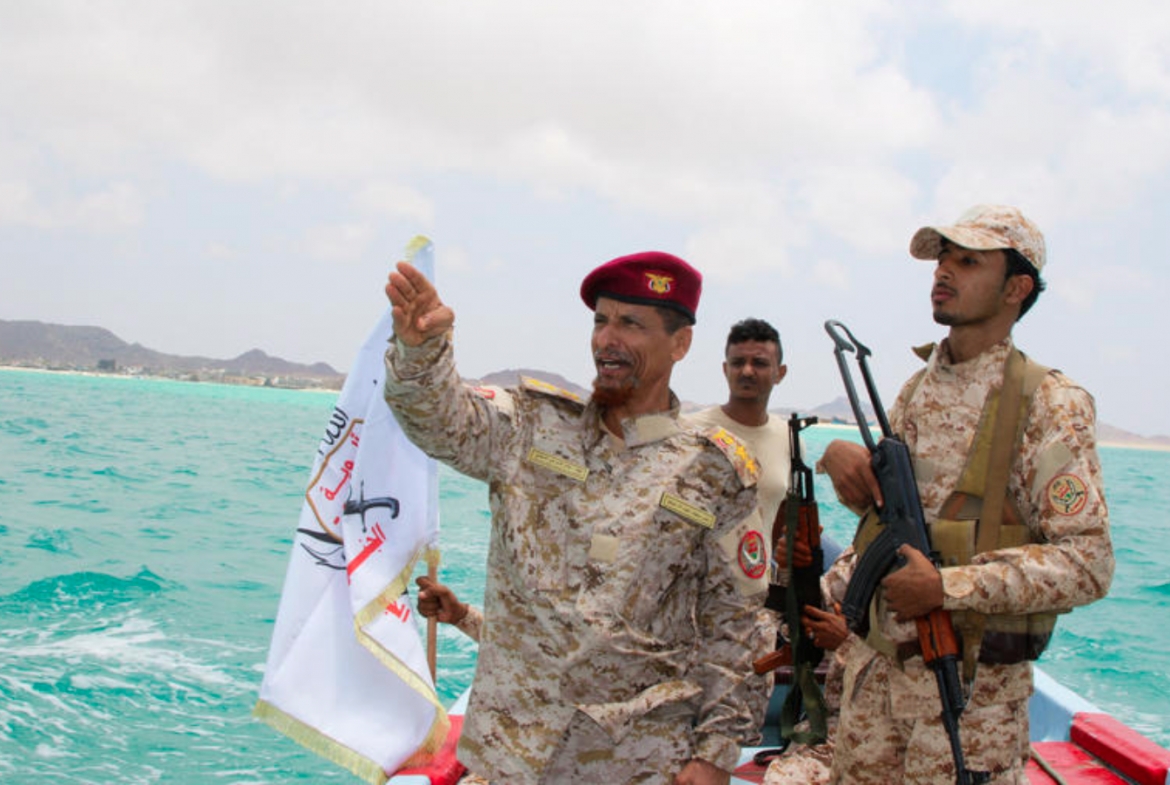 Các quan chức Yemen tuần tra eo biển Bab el-Mandeb. Ảnh: Reuters