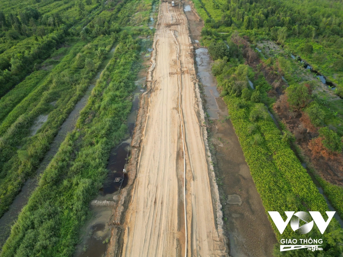 Nhiều đoạn tuyến trên Dự án Vành đai 3 TP.HCM đang được các đơn vị tập trung đẩy nhanh tiến độ trong giai đoạn nước rút.