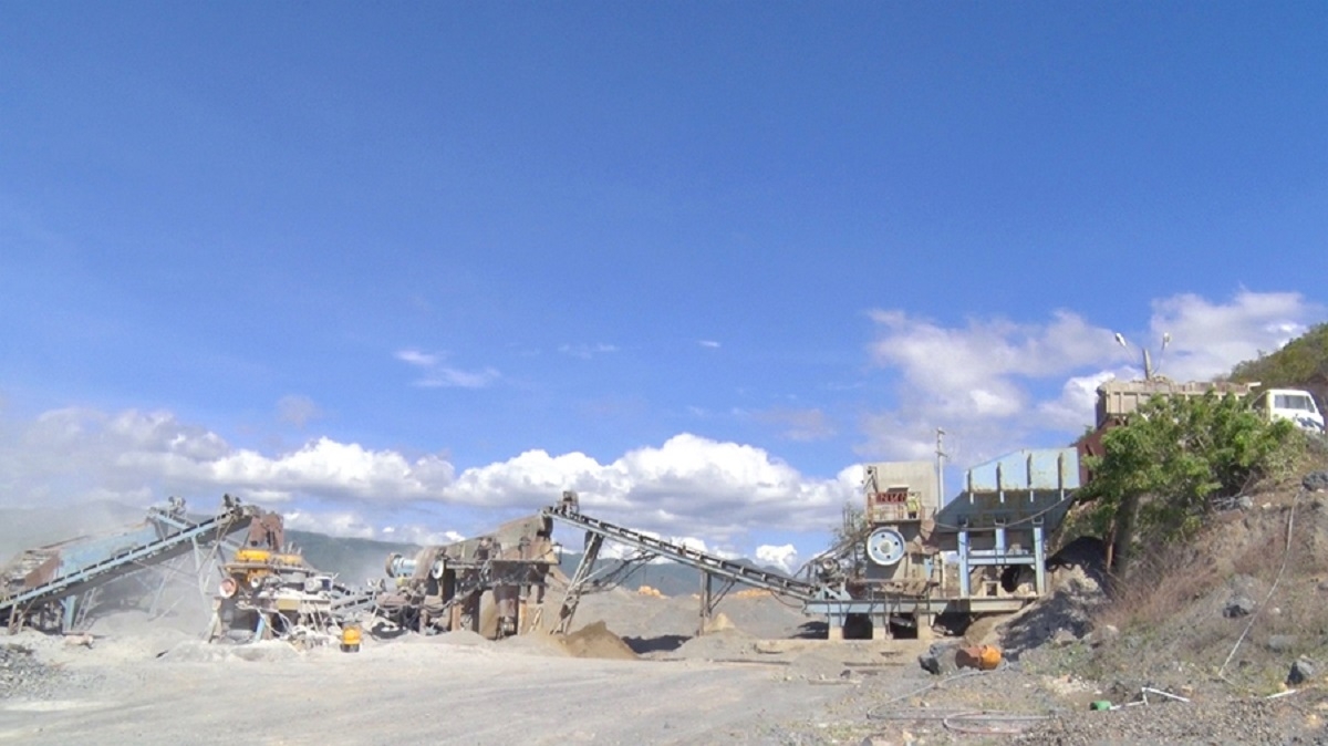 Một khu vực đang khai thác tại mỏ đá Phong Phú. Ảnh: MXH 