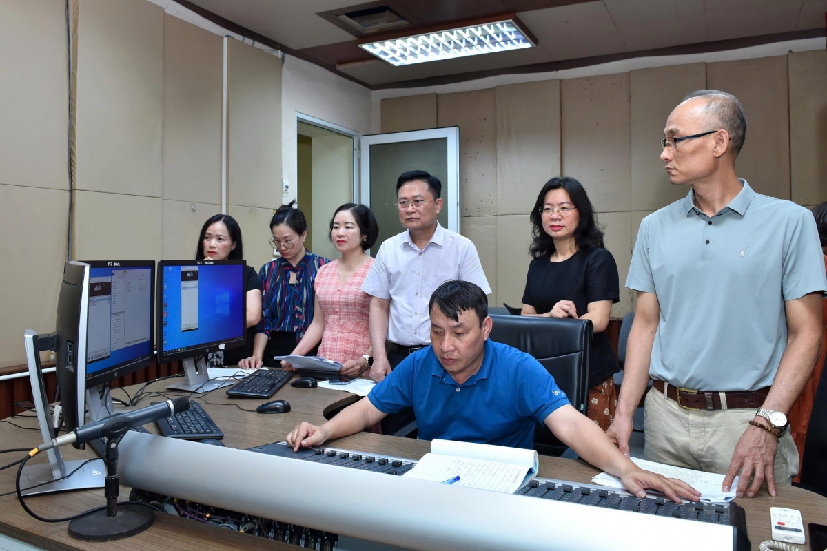 Hiện nay, Báo và PT-TH Hải Phòng đang xây dựng đề án ứng dụng công nghệ vào sản xuất các chương trình nói chung, trong đó có phát thanh, để nâng cao chất lượng sản phẩm
 