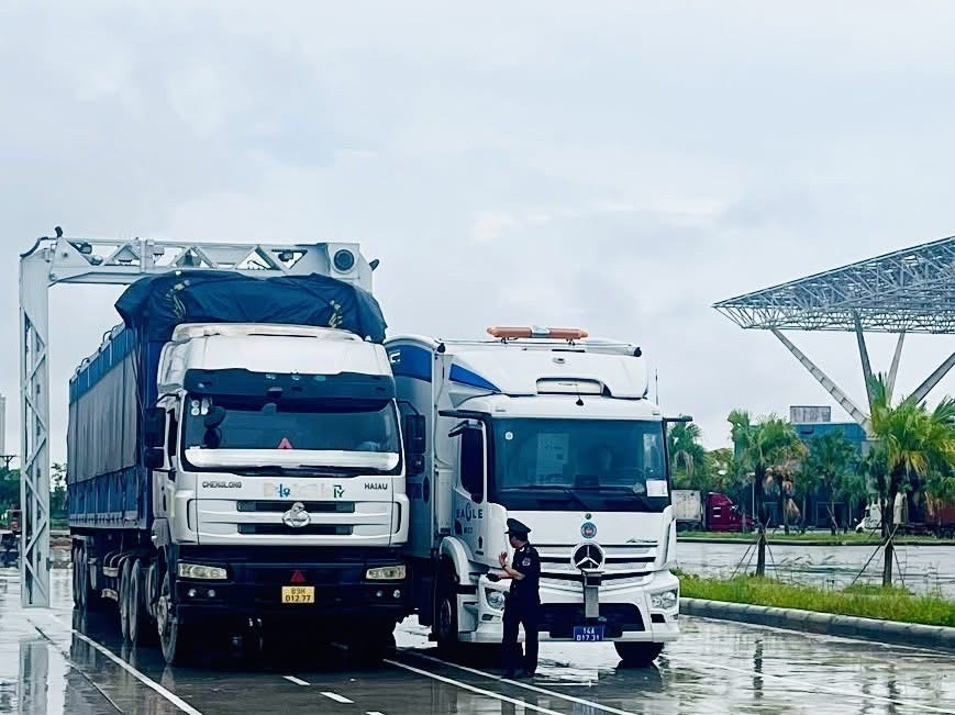 Hoả tốc, Hải quan chỉ đạo thông quan 24/7, siết chống buôn lậu dịp nghỉ lễ 30/4 - 1/5.
