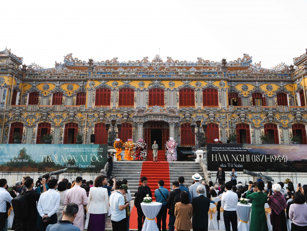 Không gian triển lãm “Trời, Non, Nước” tại Điện Kiến Trung (năm 2025) chặng dừng đầu tiên trong hành trình hồi hương các tác phẩm của vua Hàm Nghi.