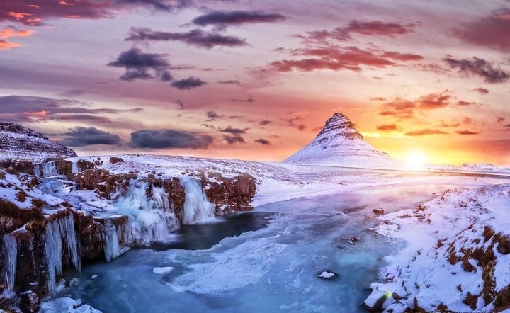 Iceland có thể trải qua khí hậu của 4 mùa trong 1 ngày khiến muỗi khó sinh trưởng (Ảnh: Icelana)