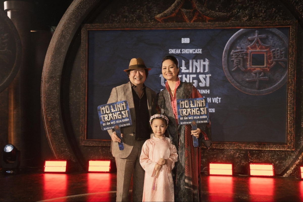 Ông xã của Đỗ Thị Hải Yến cũng có mặt để hộ tống vợ.