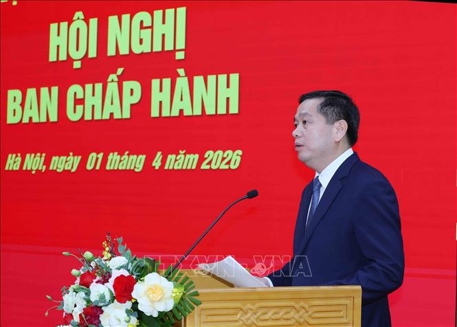Ủy viên Trung ương Đảng, Phó Bí thư Thường trực Đảng ủy các cơ quan Đảng Trung ương Nguyễn Long Hải, trình bày báo cáo tại hội nghị. Ảnh: TTXVN