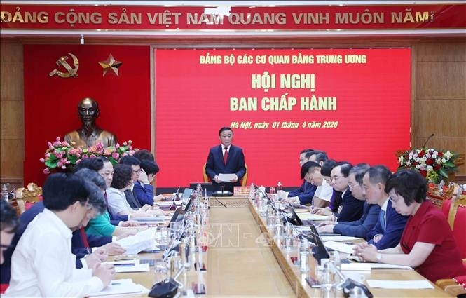 Ủy viên Bộ Chính trị, Thường trực Ban Bí thư, Bí thư Đảng ủy các cơ quan Đảng Trung ương Trần Cẩm Tú chủ trì hội nghị. Ảnh: TTXVN