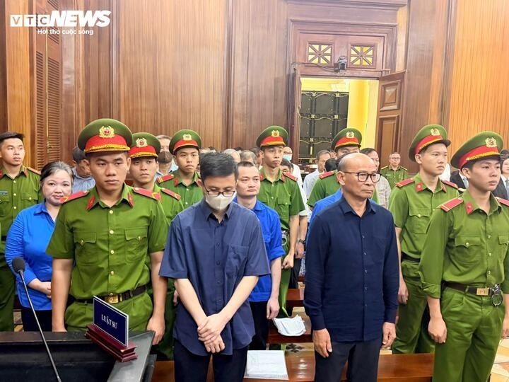 Các bị cáo tại phiên tòa.