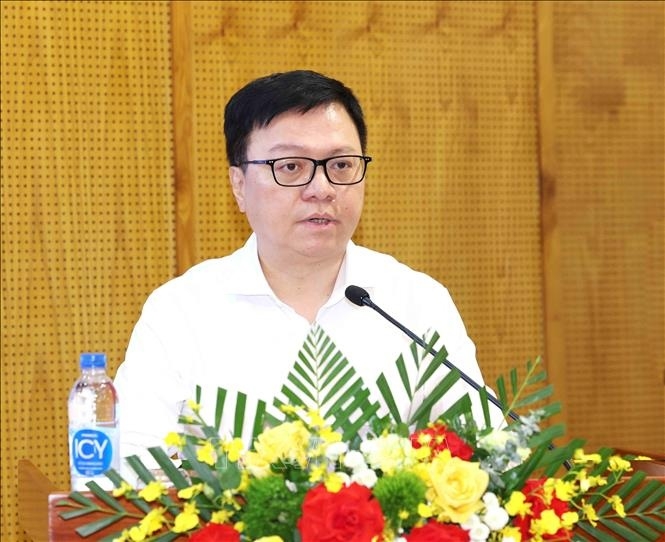 Ông  Lê Quốc Minh nêu quan điểm về báo chí, xuất bản trong Văn kiện Đại hội XIV của Đảng. Ảnh TTXVN