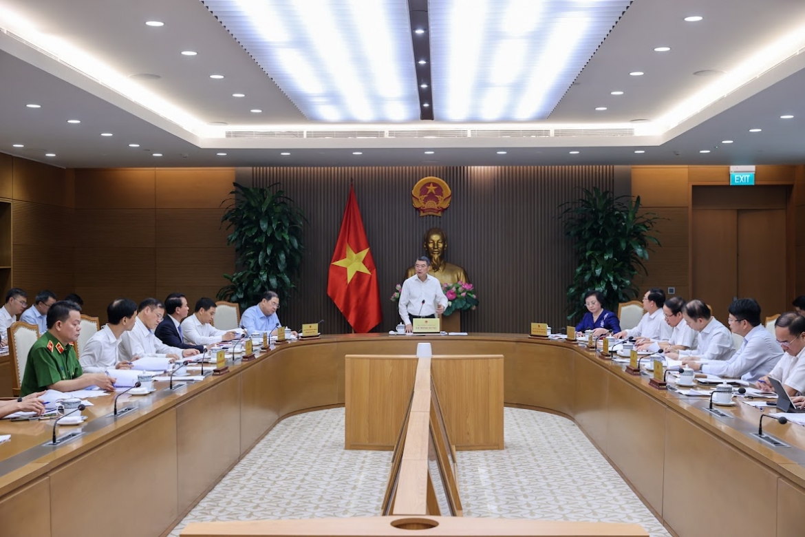 Thủ tướng Lê Minh Hưng chủ trì cuộc họp của Thường trực Chính phủ họp bàn về giải pháp, cách thức thực hiện cải cách, cắt giảm thủ tục hành chính, điều kiện kinh doanh - Ảnh: VGP/Nhật Bắc