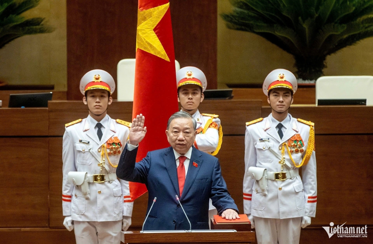Tổng Bí thư, Chủ tịch nước Tô Lâm tuyên thệ. Ảnh: Phạm Hải