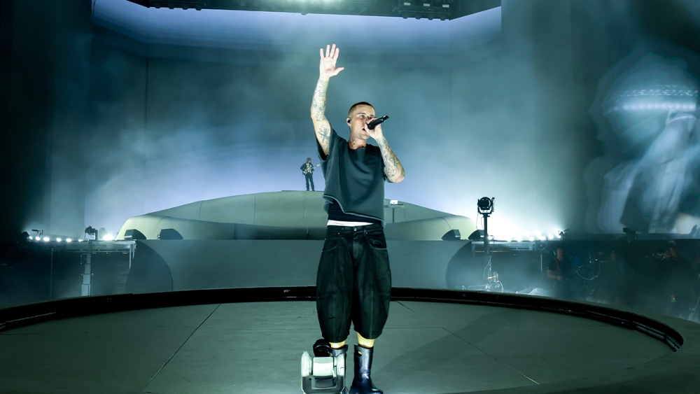 Doanh thu merch từ thương hiệu Skylrk của Justin Bieber vượt 5 triệu USD, cao nhất sự kiện.